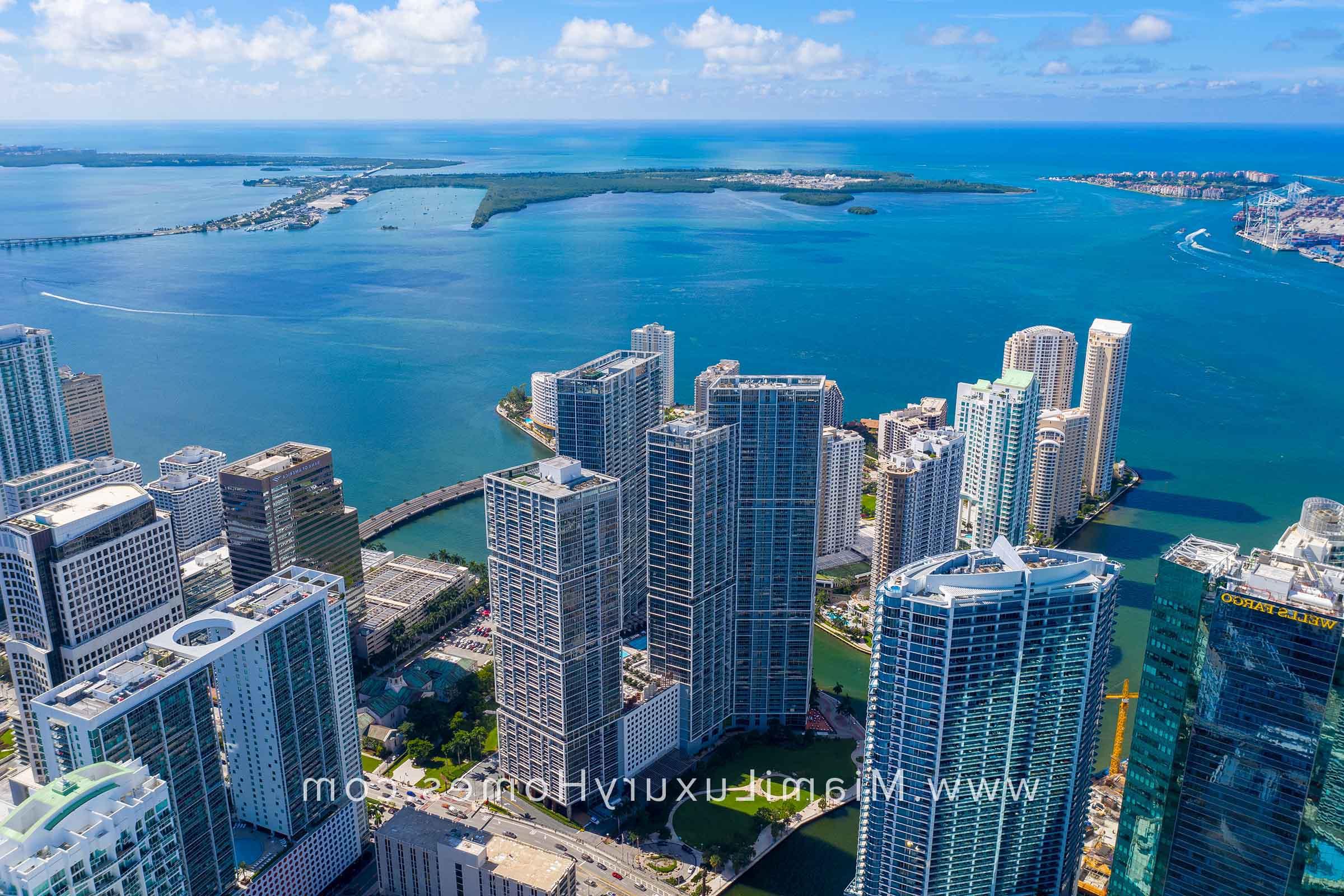 Icon Brickell项目公寓大楼 in Miami