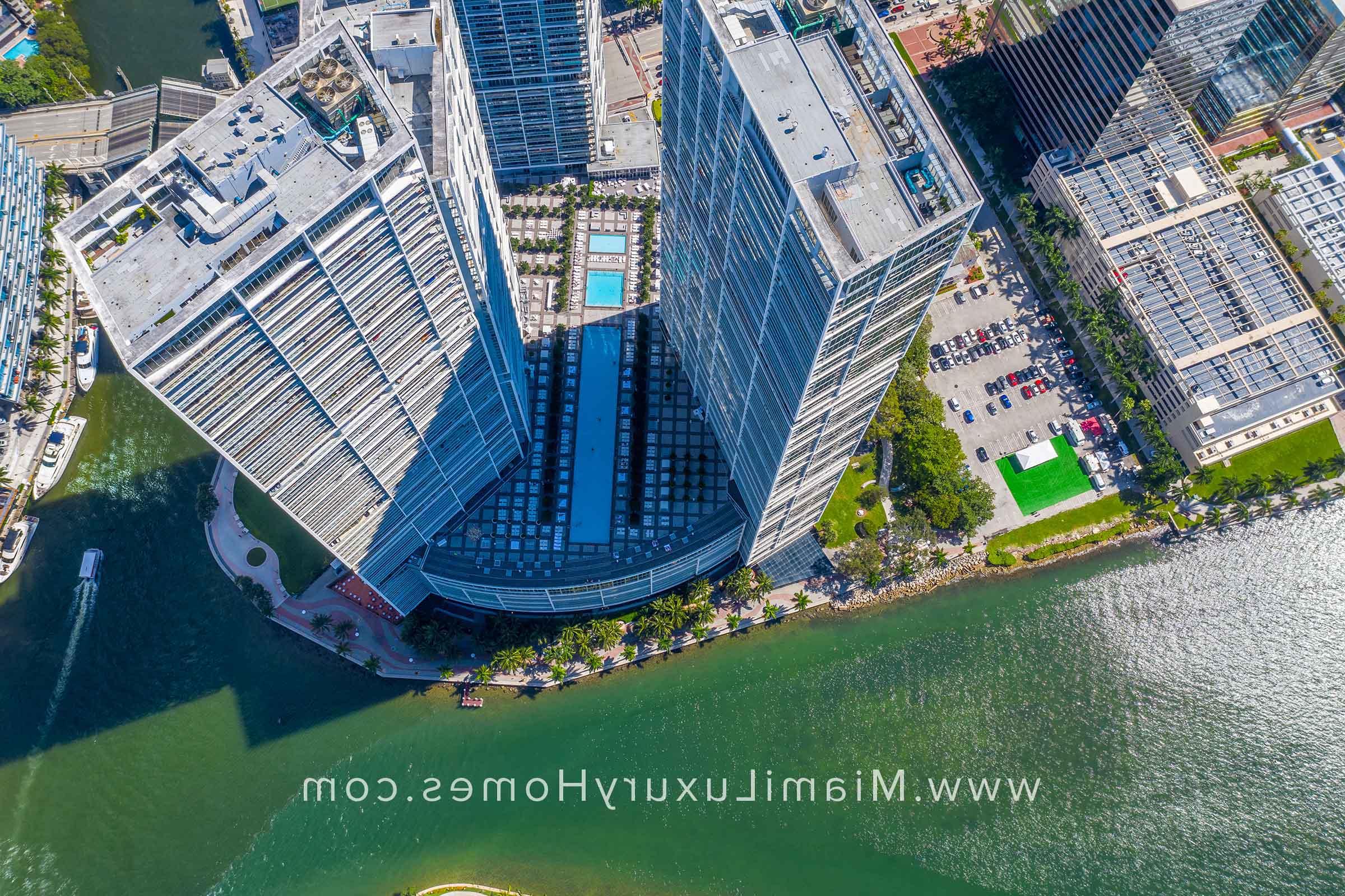 Icon Brickell项目公寓大楼